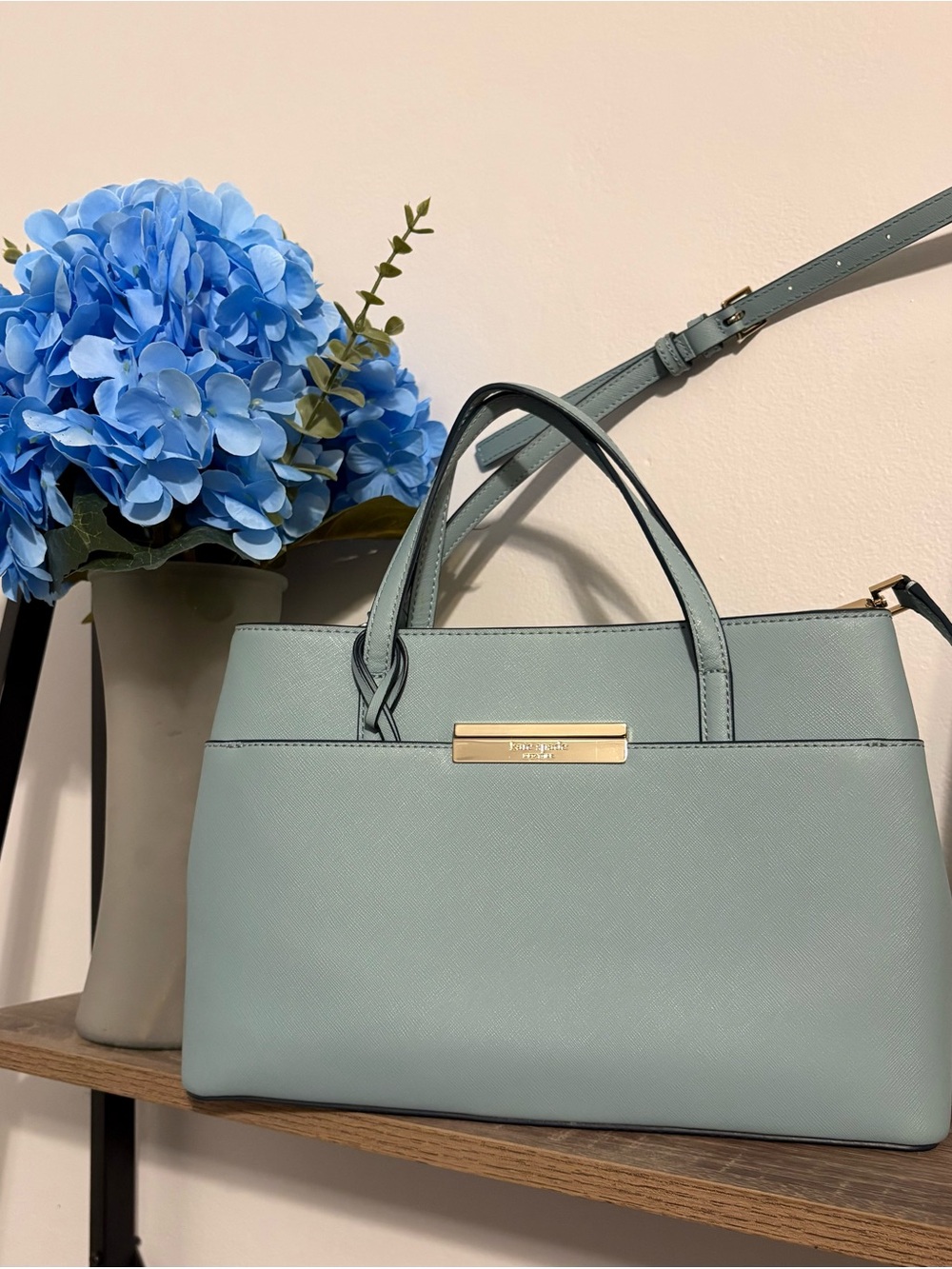 Super cute mint green Kate Spade crossbody